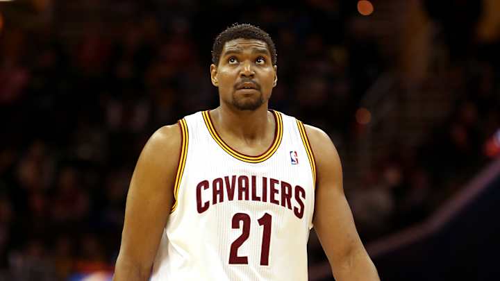 Report: Andrew Bynum considering Regenokine knee therapy program