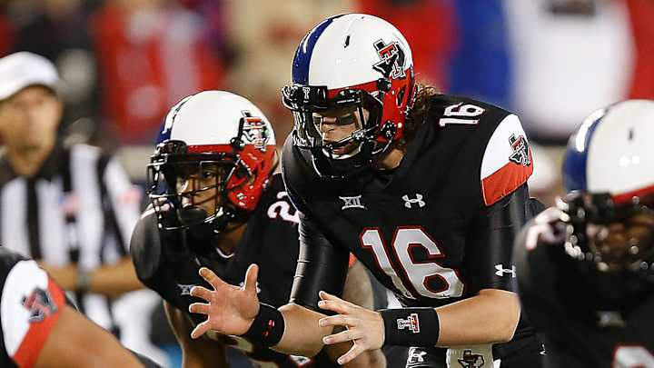 Texas Tech's Patrick Mahomes injured, replaced by Testaverde Texas Tech's Patrick Mahomes injured, replaced by Testaverde