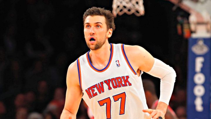 Knicks' Andrea Bargnani out indefinitely with torn elbow ligament