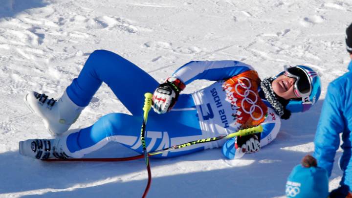 Women's training run delayed after 3 skiers