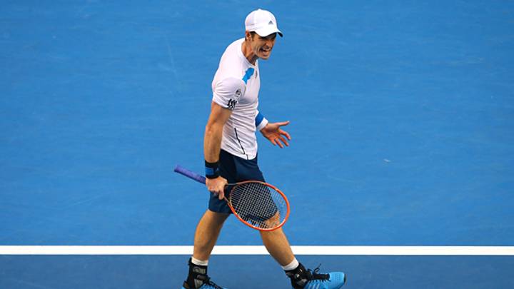 Video: Andy Murray joins the racket-smashing club