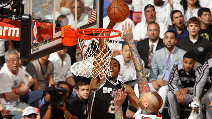 Video: Spurs' Kawhi Leonard throws down dunk on Heat's Chris Andersen in Game 3