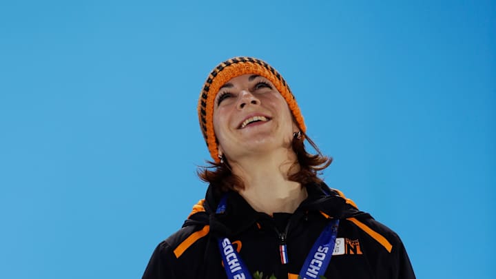 Zhang Hong pulls Olympic stunner in speedskating