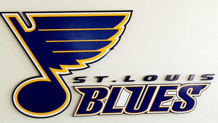 St. Louis Blues fan dies after escalator fall