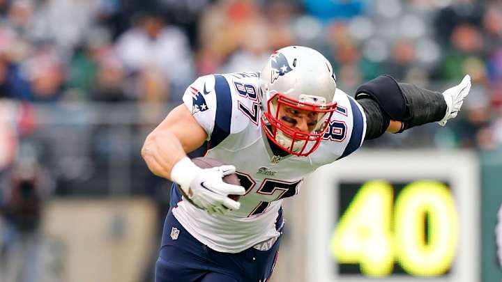 Patriots' Rob Gronkowski wishes fans Merry Christmas in Spanish Patriots' Rob Gronkowski wishes fans Merry Christmas in Spanish