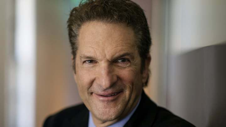 Report: Warriors co-owner Peter Guber used 'hoodish' in email