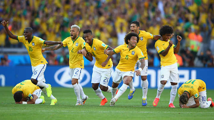 Watch: Anxious Brazilian subway riders learn of Chile PK result