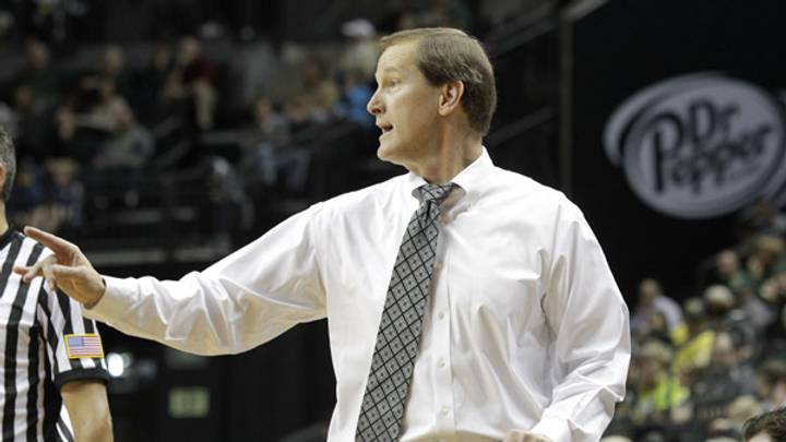 Undefeated Oregon opens Pac-12 play facing challenge, opportunity