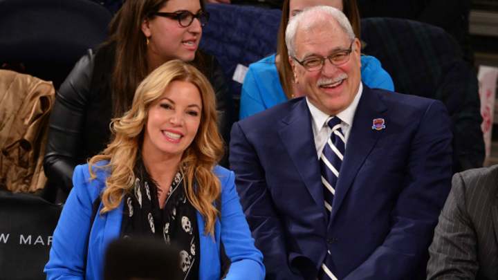 Report: Knicks believe Phil Jackson will accept front office role