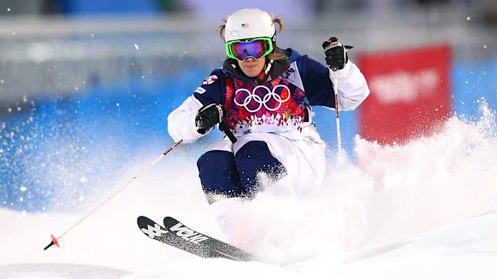 Favorite Kearney cruises through moguls qualifying