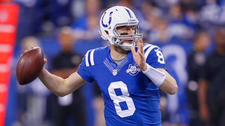 Matt Hasselbeck considering staying with Colts through 2015