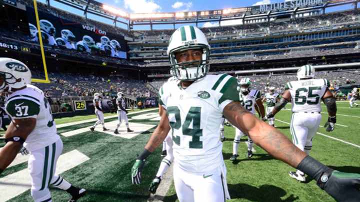 Patriots bow to inevitability, sign Darrelle Revis to one-year, $12 million deal Patriots bow to inevitability, sign Darrelle Revis to one-year, $12 million deal