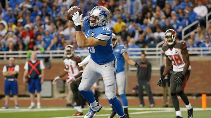 Lions' Joseph Fauria twerks after scoring touchdown Lions' Joseph Fauria twerks after scoring touchdown