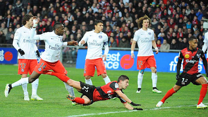 Guingamp hands PSG first Ligue 1 loss; first-place Marseille falls