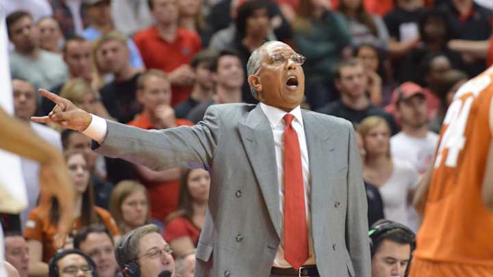 Texas Tech's Tubby Smith crashes motorcycle at Midnight Madness