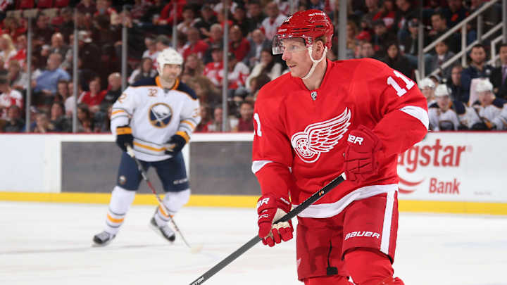 Report: Ex-Red Wings forward Daniel Alfredsson won't play this season