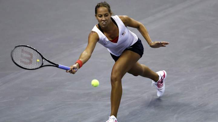 France, United States split opening two matches in Fed Cup
