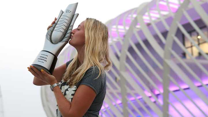 Petra Kvitova beats Eugenie Bouchard to win the Wuhan Open