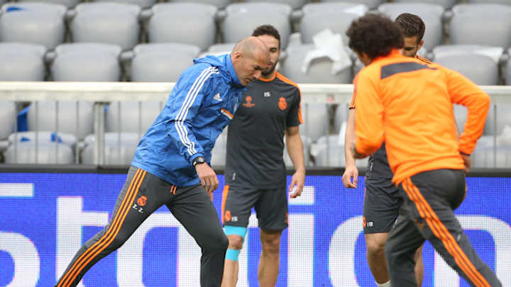 Zinedine Zidane's potential move to coach Bordeaux is off