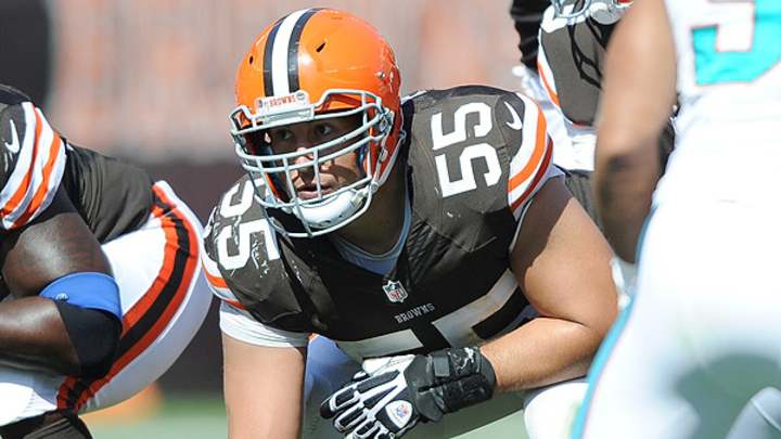 Browns C Alex Mack generating no interest in free agency