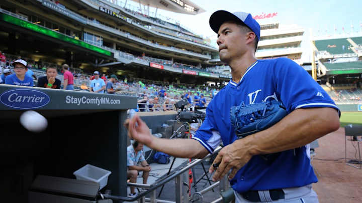 Royals give Jeremy Guthrie BBQ gift card for being team's translator