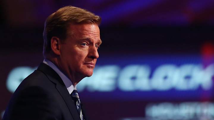 Senator says Roger Goodell should 'seriously' consider resigning