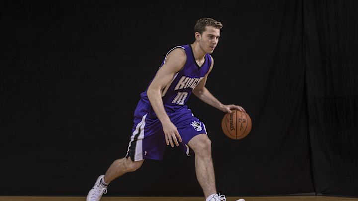 Watch: Kings' Nik Stauskas hits 15 threes in 47 seconds
