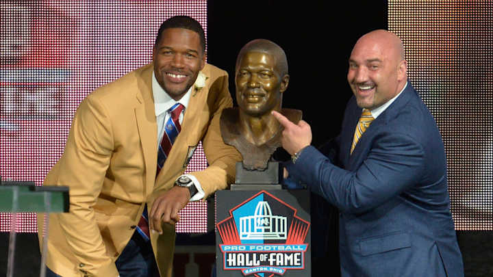 Report: Strahan to receive Hall of Fame ring at Giants-Colts game