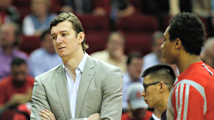 Rockets' Omer Asik set to return from knee injury as trade deadline nears