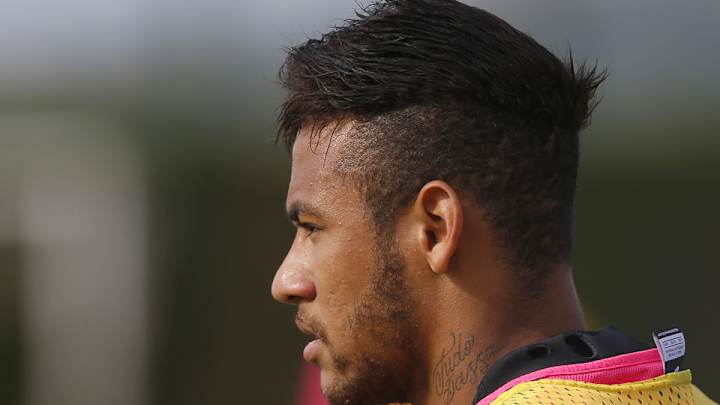 Neymar given medical clearance to play by Barcelona doctors