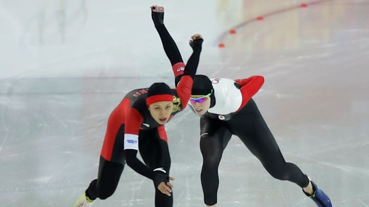 China's Zhang stuns, U.S. falters in women's 1000m speed skating