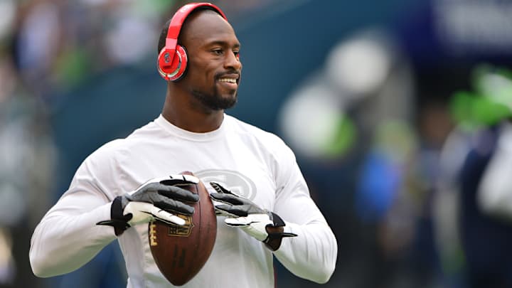 Vernon Davis's Offseason is All About NFL Stocks and Private Workouts