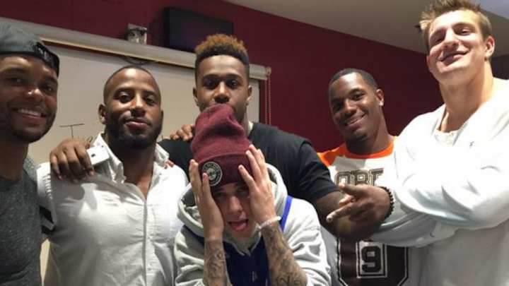 Justin Bieber hangs out with Patriots and Clippers Justin Bieber hangs out with Patriots and Clippers