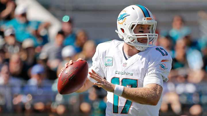 Dolphins' Ryan Tannehill working with Hall of Famer Dan Marino