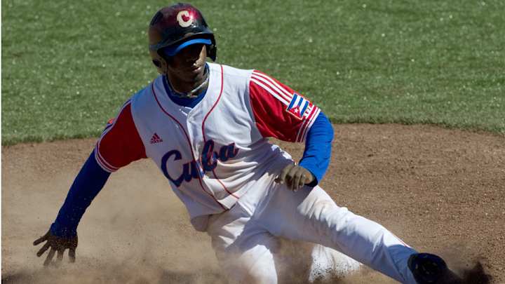 Report: Cuban Rusney Castillo 'moving rapidly' toward decision