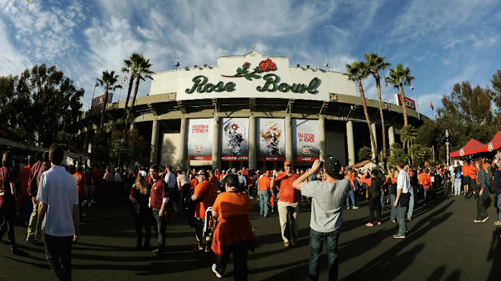 Four injured after high winds at Rose Bowl fanfest destroy tents