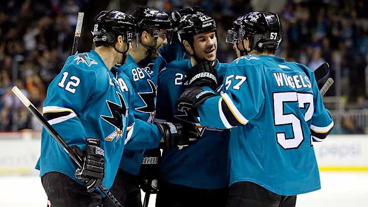 Watch: San Jose Sharks fist bump T-Rex before game vs. Oilers Watch: San Jose Sharks fist bump T-Rex before game vs. Oilers