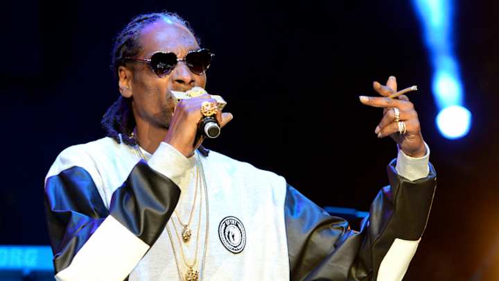 Snoop Dogg piles on USC after loss to UCLA Snoop Dogg piles on USC after loss to UCLA