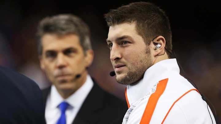 Tim Tebow makes an appearance at Tennessee football practice Tim Tebow makes an appearance at Tennessee football practice