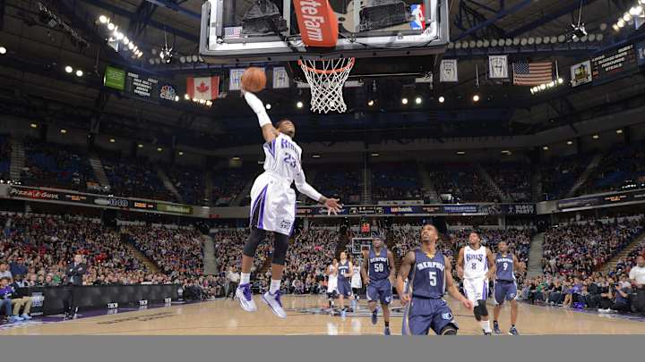 Kings guard Ben McLemore plays with 'RIP Mike Brown' written on shoe Kings guard Ben McLemore plays with 'RIP Mike Brown' written on shoe