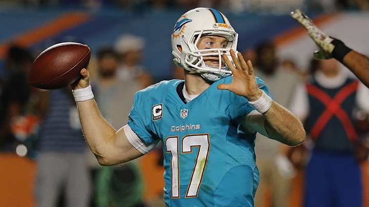 Tannehill does enough late as Dolphins leapfrog Bills in AFC East