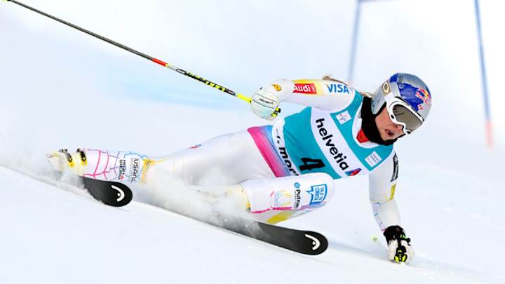 Lindsey Vonn hopes to return to racing in early December