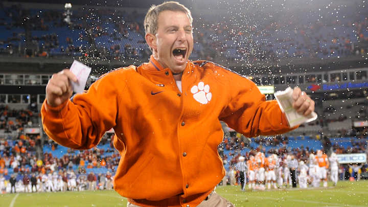 Billiards player makes trick shot with an assist from Dabo Swinney's face Billiards player makes trick shot with an assist from Dabo Swinney's face