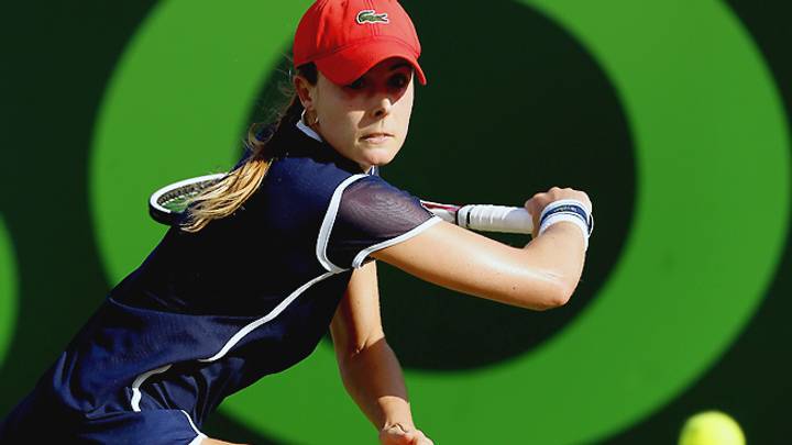 Radwanska collapse sends Cornet to Katowice final