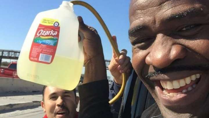 Michael Irvin live-tweets running out of gas Michael Irvin live-tweets running out of gas