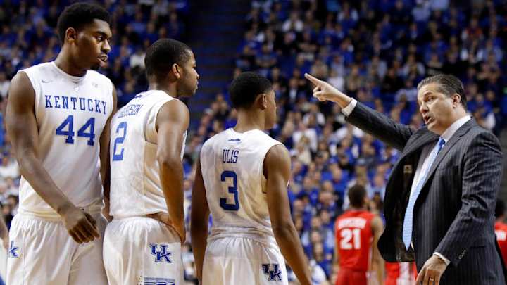 Kentucky holds top spot in AP poll; Arizona, Wisconsin tie for second
