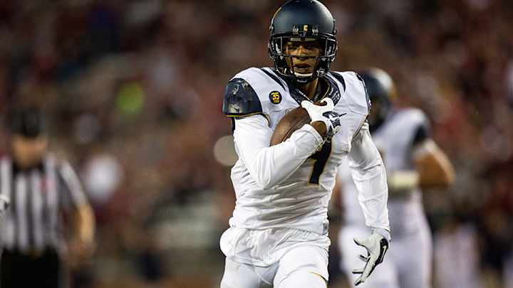 Cal WR/KR Trevor Davis carted off after getting hurt on kick return