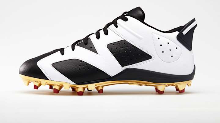 Michael Crabtree and Earl Thomas Got Retro Air Jordan VI Cleats for the NFL Playoffs