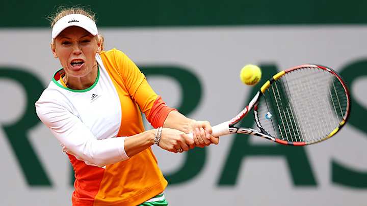 Caroline Wozniacki remains strong amid tough situation at French Open