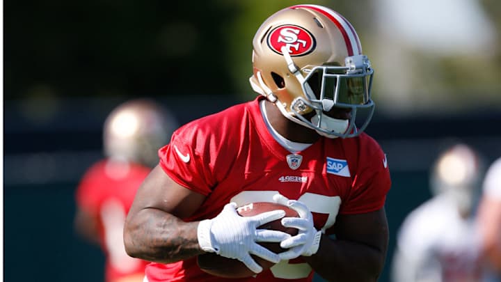 San Francisco 49ers release depth chart: Carlos Hyde backing up Gore